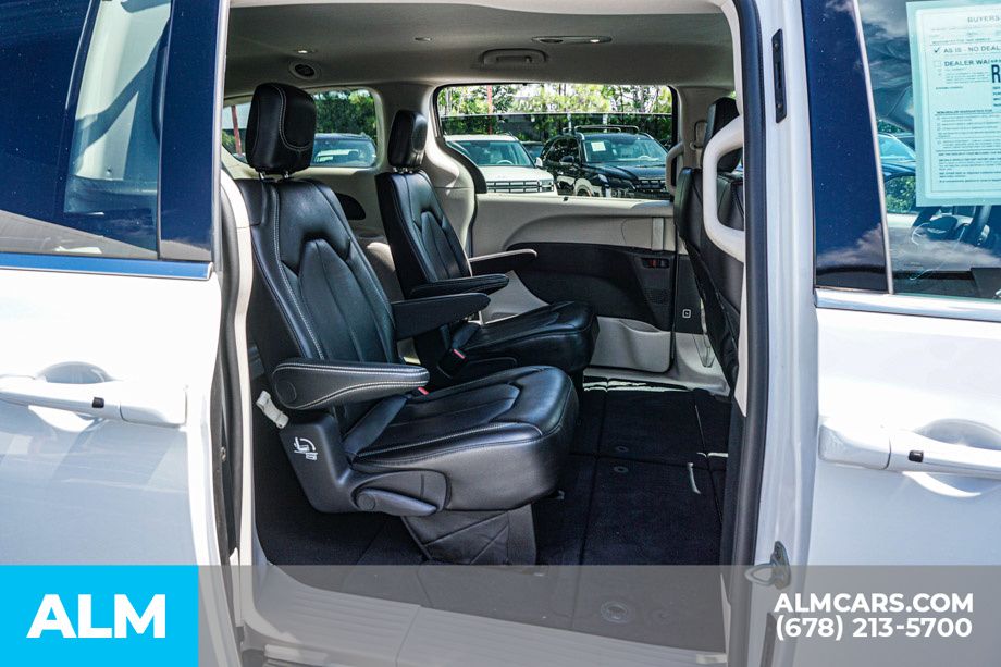 2024 Chrysler Pacifica Touring L photo 19