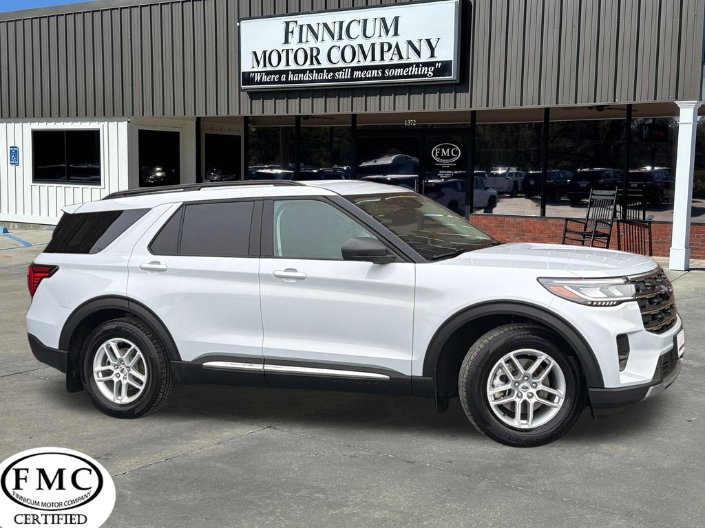 2025 Ford Explorer Active RWD
