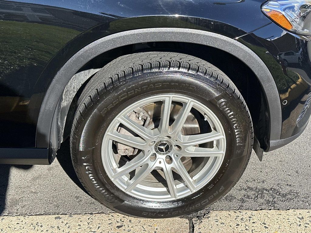 Thumbnail: 2023 Mercedes-Benz GLC - 17