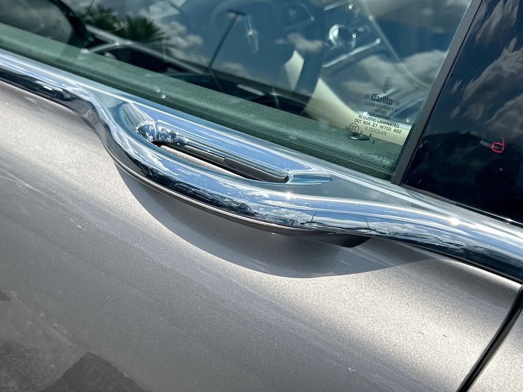 Thumbnail: 2020 Lincoln Continental - 23