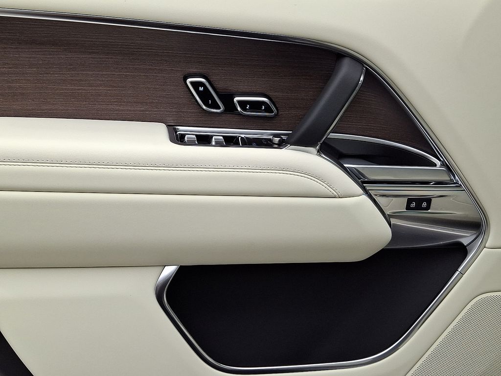 Thumbnail: 2026 Land Rover Range Rover - 10