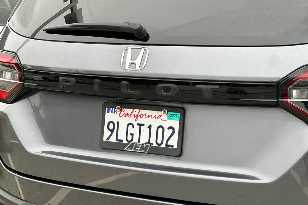 Used 2024 Modern Steel Metallic Honda EX-L image 7