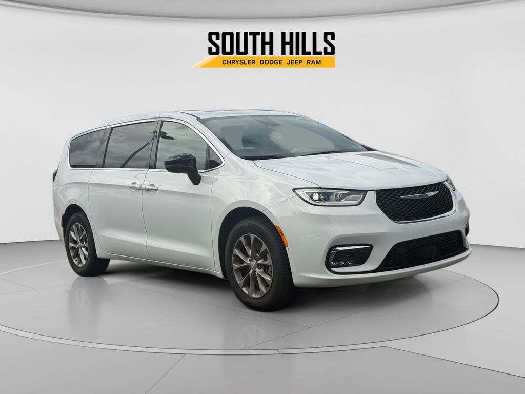 2026 Chrysler Pacifica Limited White at Honda North