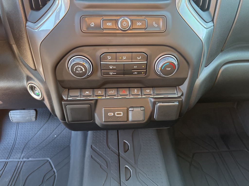 Used Car 2022 Chevrolet Silverado 1500  Custom For Sale Under $35,000 In Austin, Texas