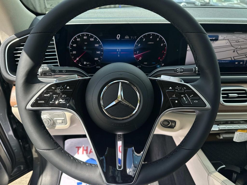 Thumbnail: 2026 Mercedes-Benz GLE - 20