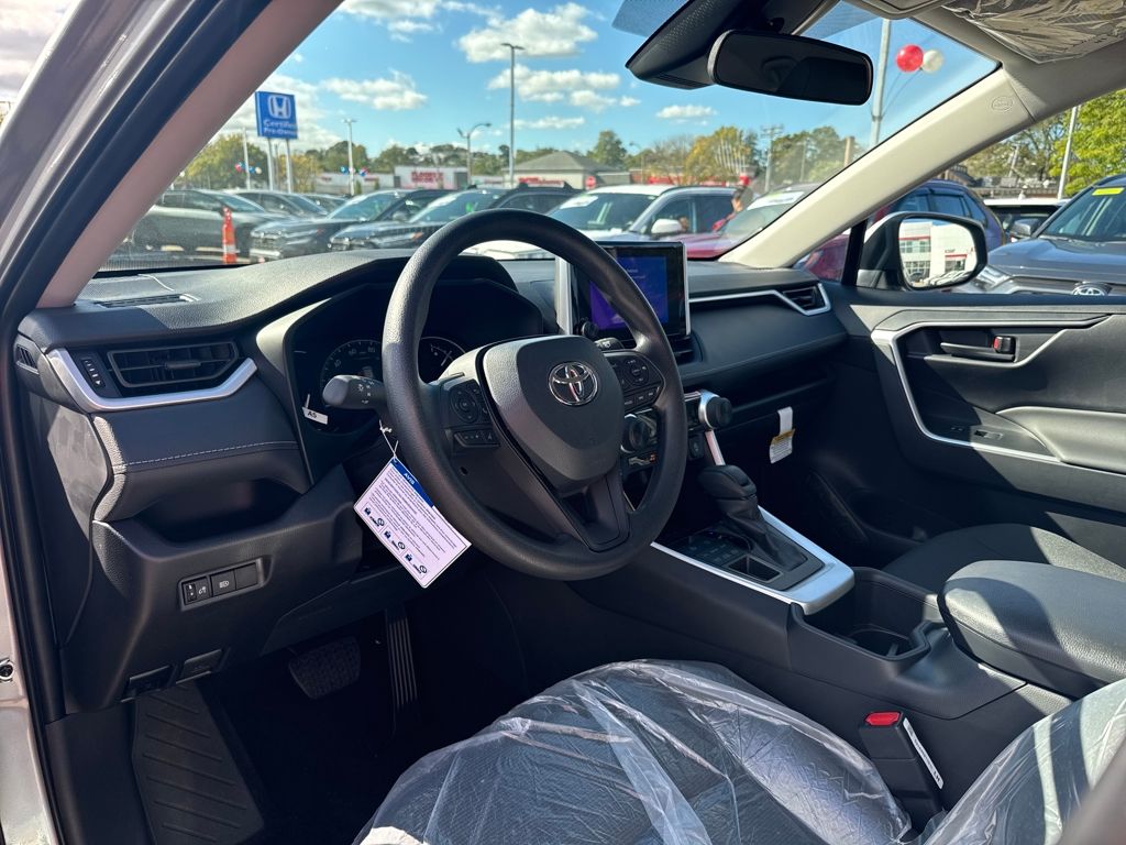 2025 Toyota RAV4 LE photo 15