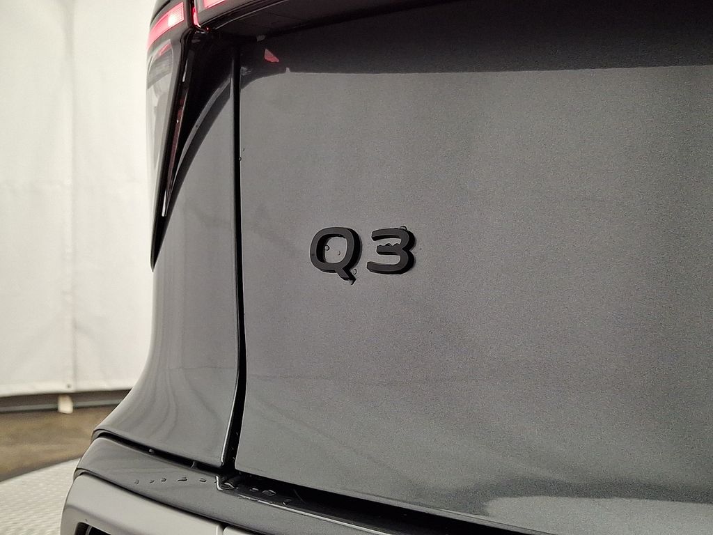 Thumbnail: 2026 Audi Q3 - 21