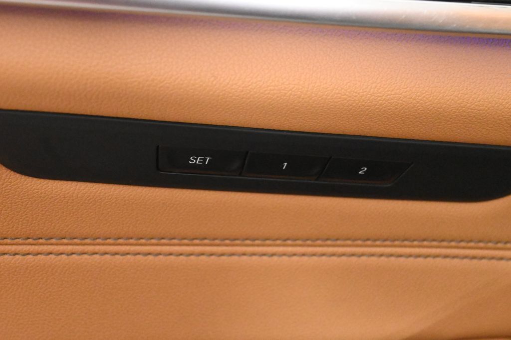 Thumbnail: 2023 BMW 5 Series - 31