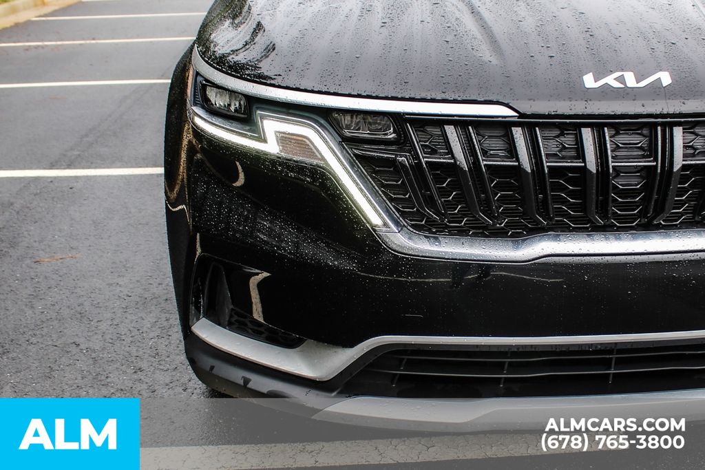 Used 2022 Black Kia LXS image 12