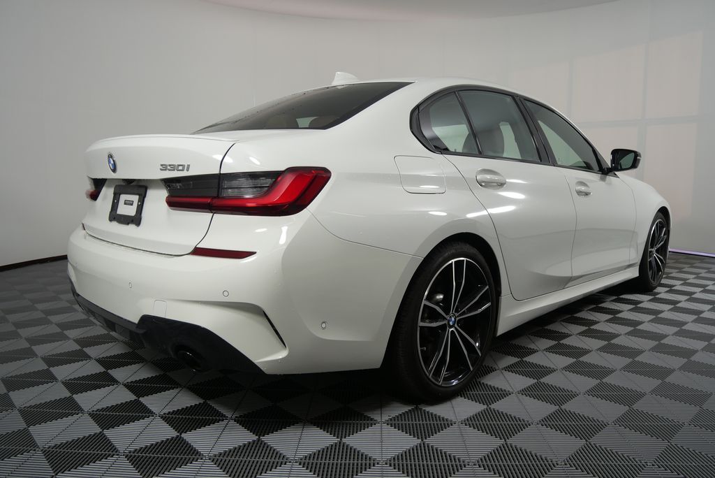 2022 BMW 3 Series 330i 3