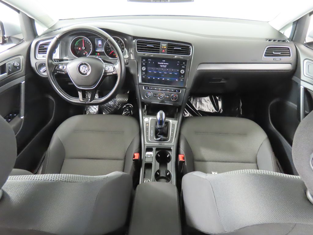 Thumbnail: 2019 Volkswagen e-Golf - 10