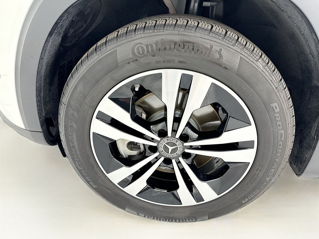 Certified Used 2025 White Mercedes-Benz GLB 250 image 28