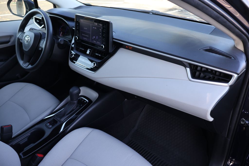 2022 Toyota Corolla LE 20