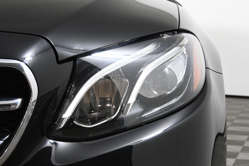 Thumbnail: 2020 Mercedes-Benz E-Class - 11