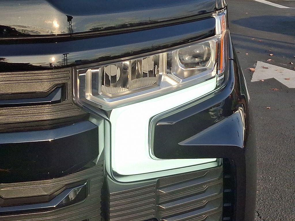 Thumbnail: 2025 Chevrolet Silverado 1500 - 9