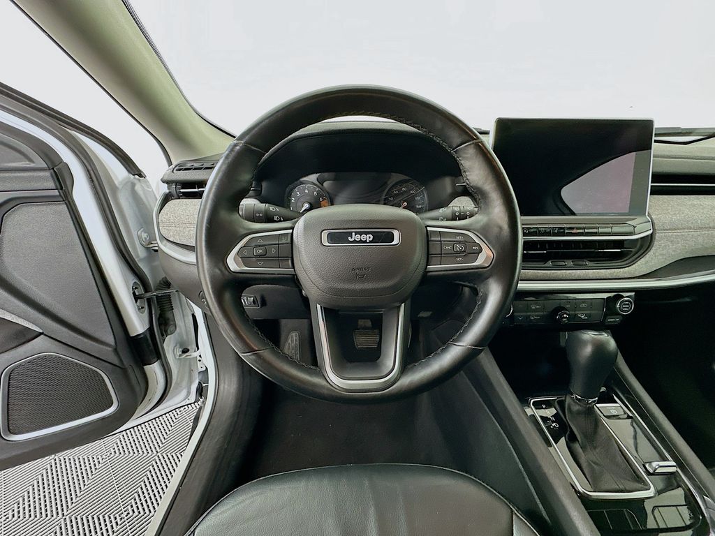 Thumbnail: 2022 Jeep Compass - 11