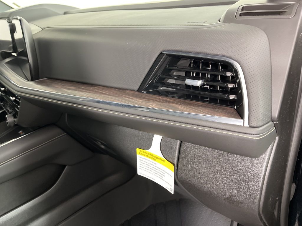 2025 Chevrolet Tahoe Premier 24