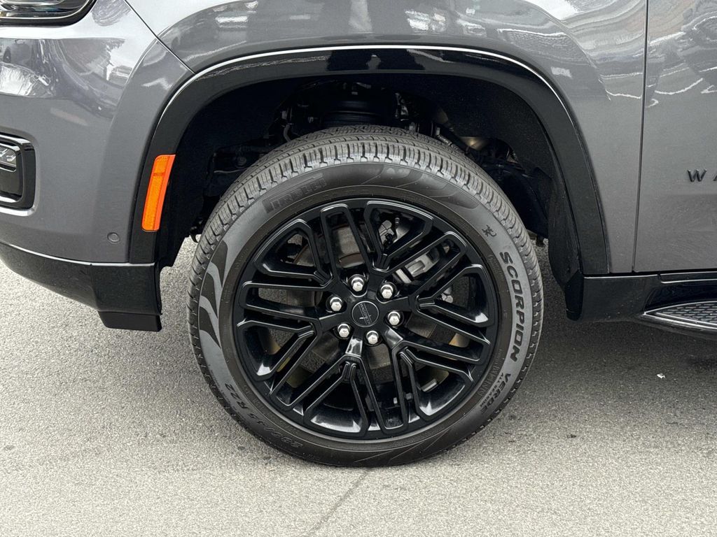 Thumbnail: 2025 Jeep Wagoneer - 14