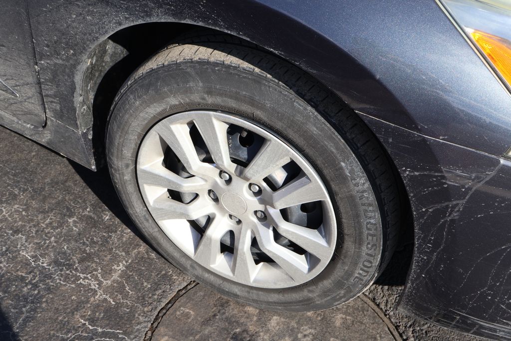 Thumbnail: 2013 Nissan Altima - 5