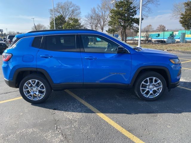 2024 Jeep Compass Latitude Lux 5