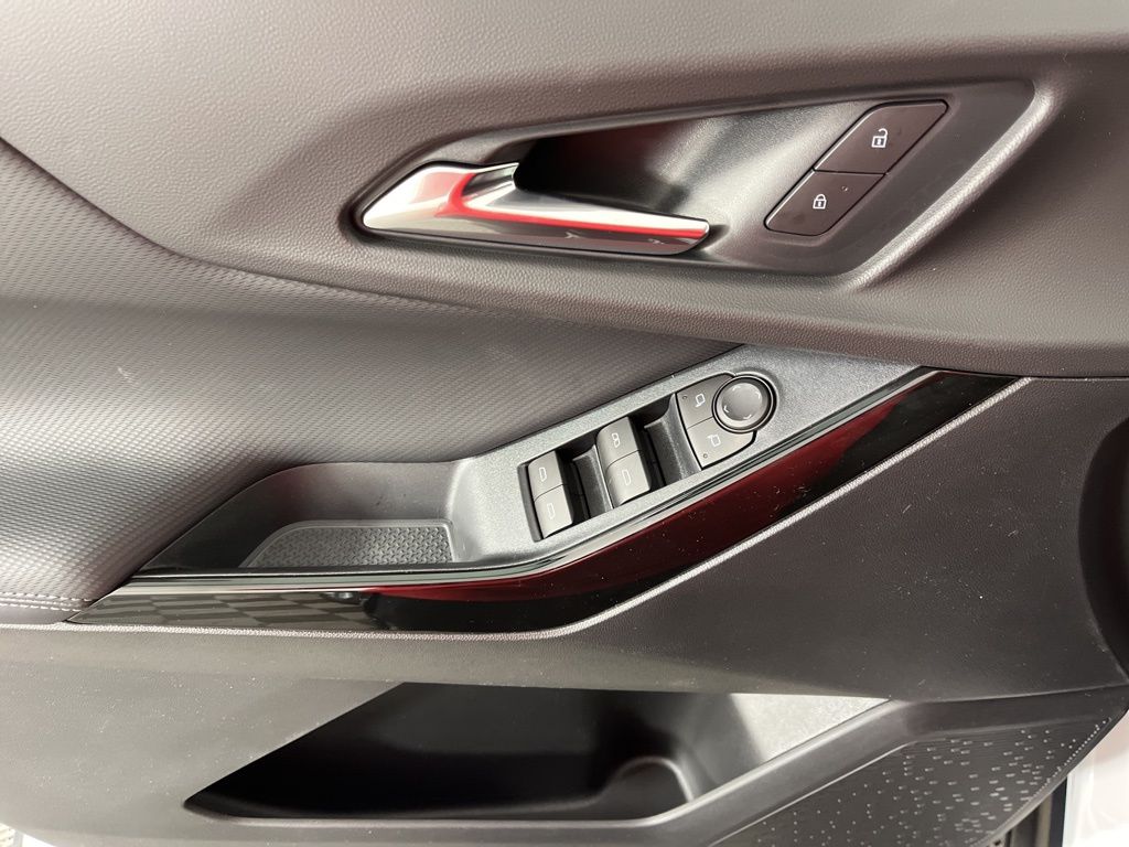 Thumbnail: 2026 Chevrolet Equinox - 25