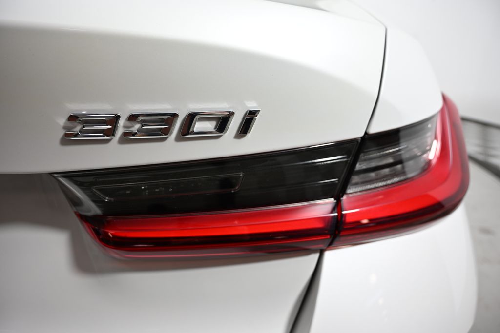 Thumbnail: 2023 BMW 3 Series - 11