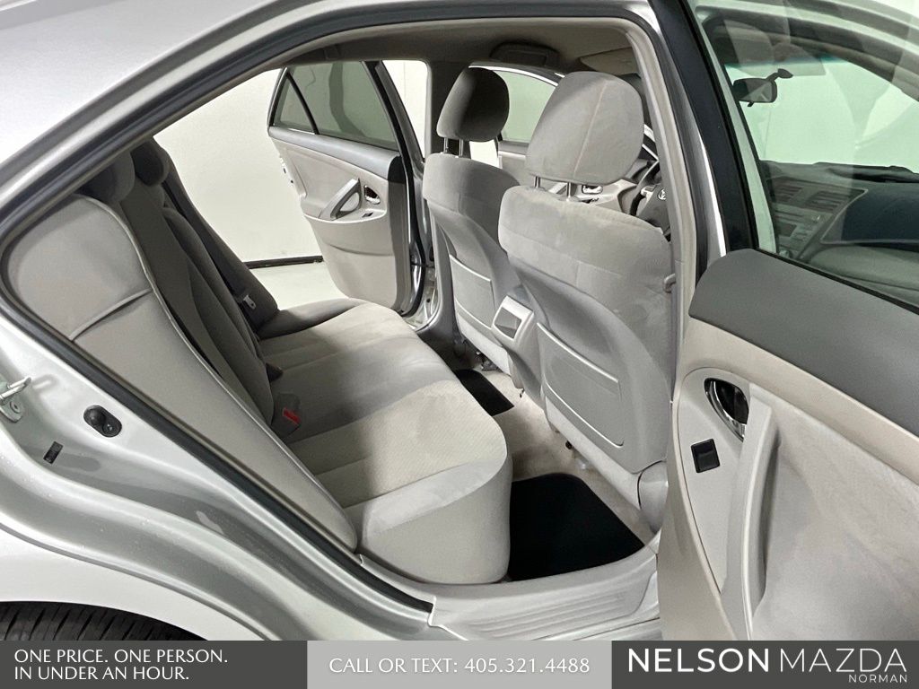 Used 2008 Silver Toyota LE image 15