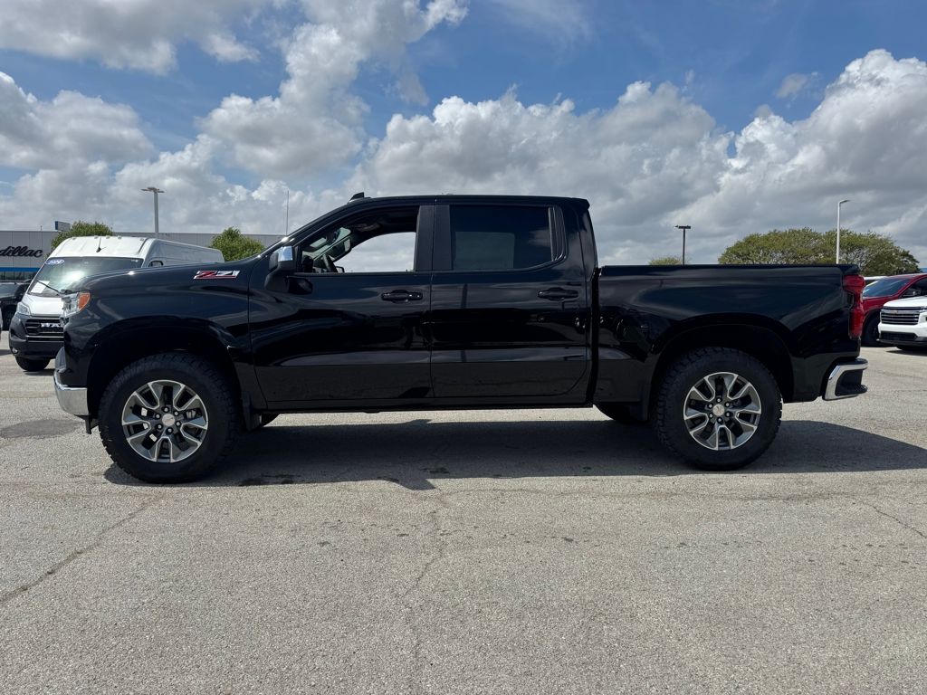 View vehicle photo 3