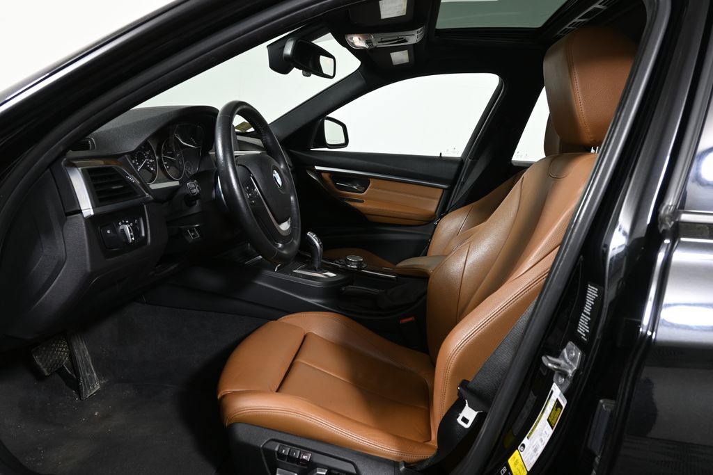 Thumbnail: 2016 BMW 3 Series - 3