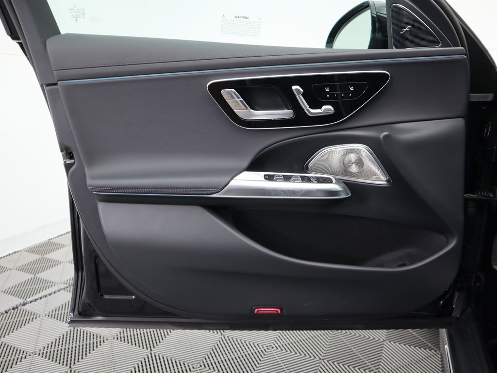 Thumbnail: 2025 Mercedes-Benz E-Class - 26