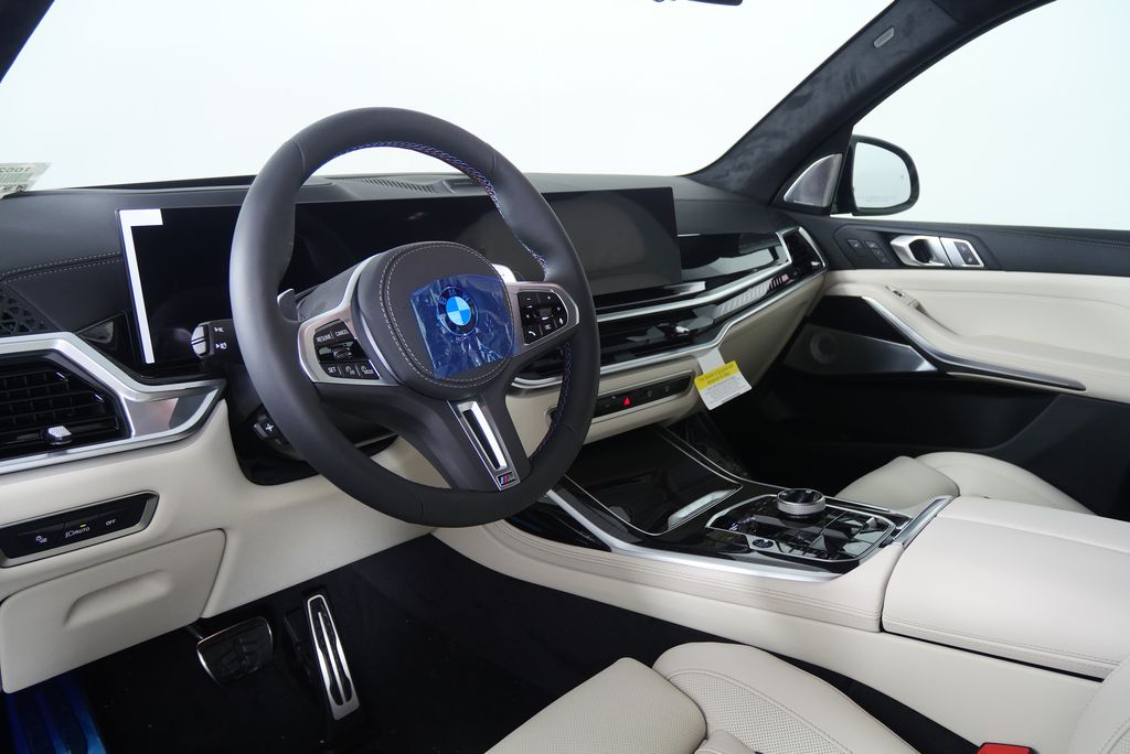 Thumbnail: 2026 BMW X7 - 14