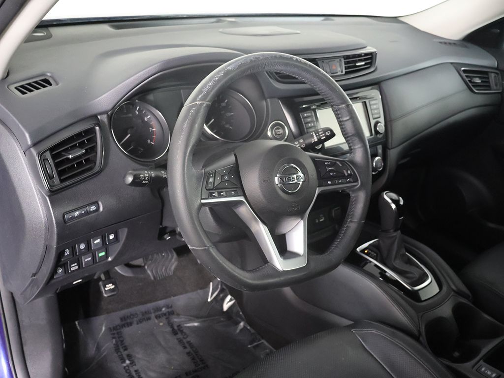 Used 2018 Blue Nissan SL image 25