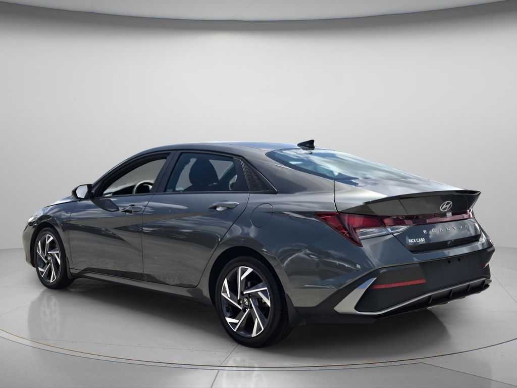 2025 Hyundai Elantra - $17,999