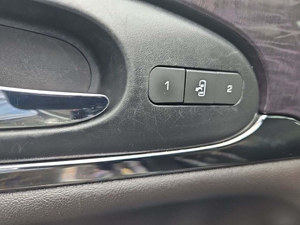 2017 Buick Enclave Premium 24