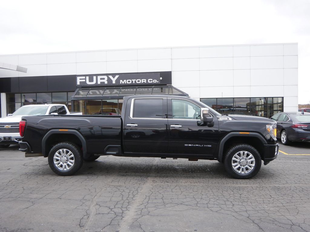 2022 GMC Sierra 2500HD Denali Crew Cab 4WD
