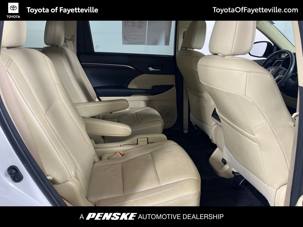 Thumbnail: 2015 Toyota Highlander - 7