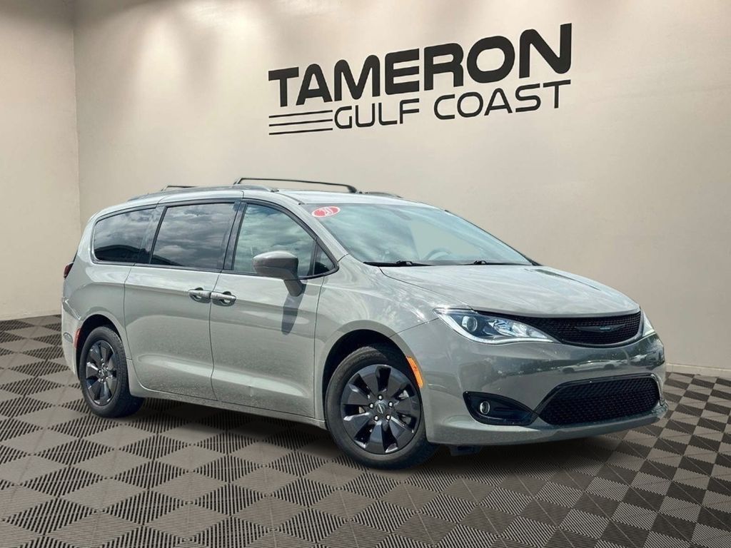 Ceramic Gray Clearcoat 2020 Chrysler Pacifica Hybrid Minivan Front-Wheel Drive Continuously Variable Transmission