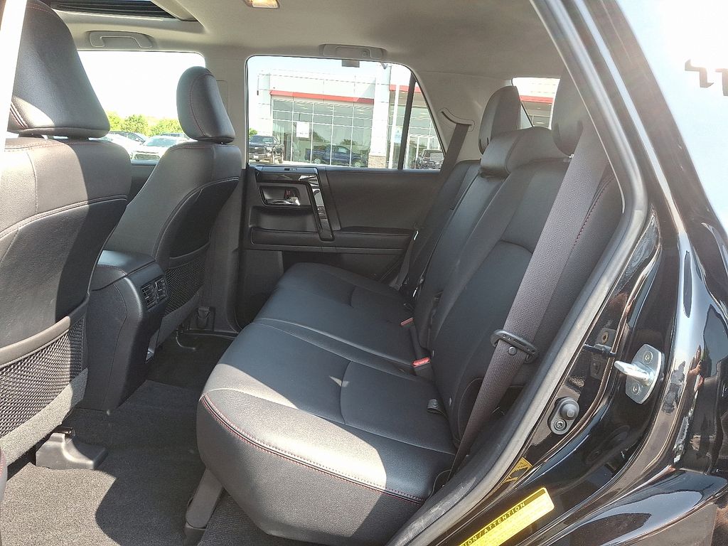 2024 Toyota 4Runner TRD Off Road 10
