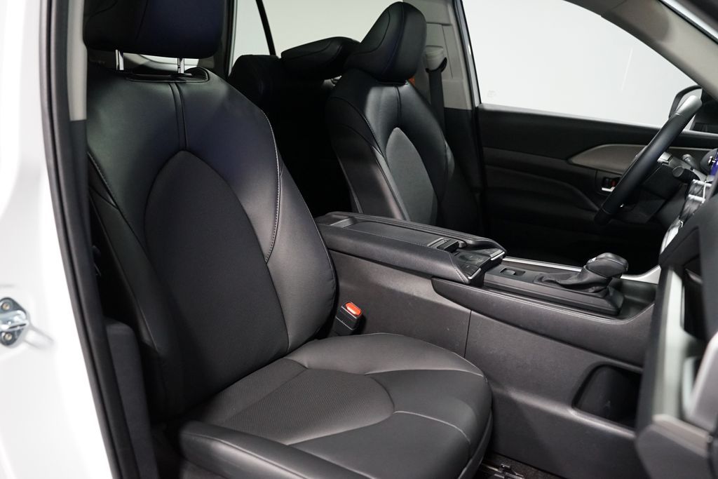 Thumbnail: 2024 Toyota Grand Highlander - 28