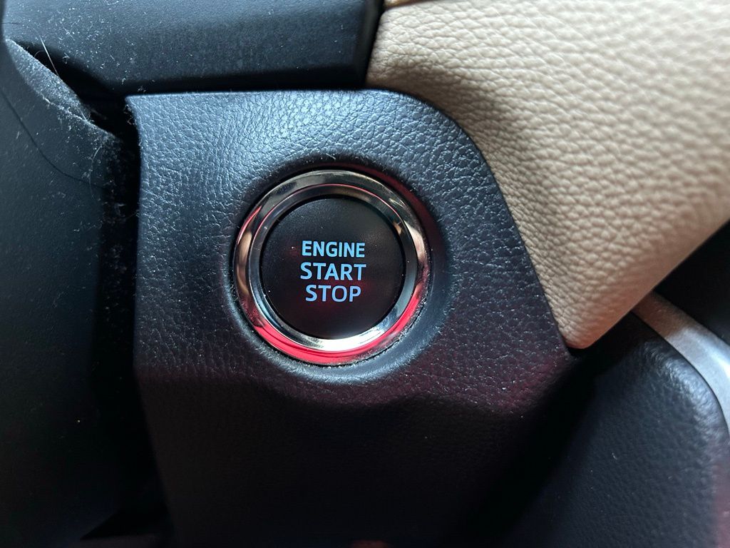 Thumbnail: 2019 Toyota RAV4 - 27
