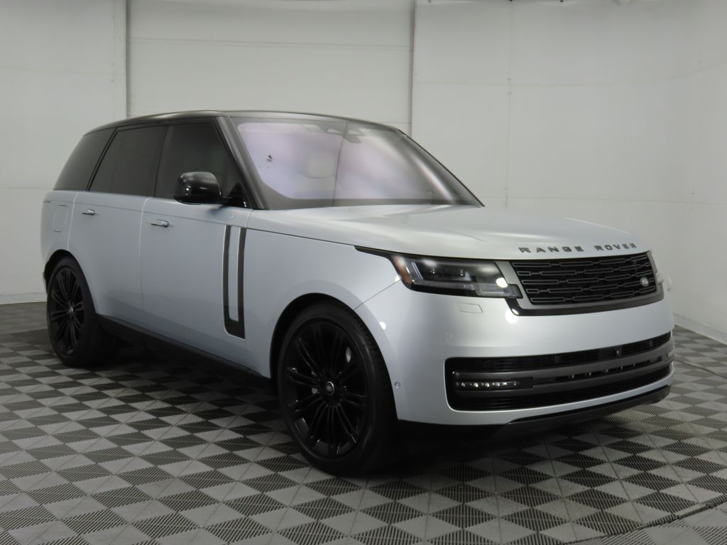 2023 Land Rover Range Rover SE 3