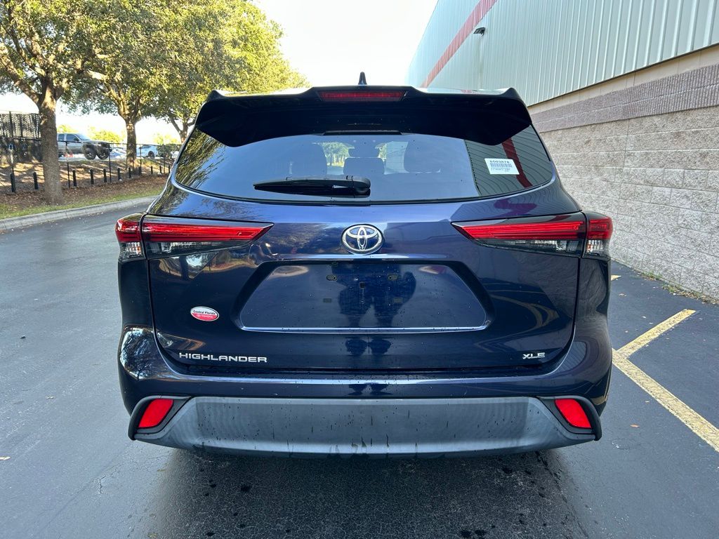 Thumbnail: 2023 Toyota Highlander - 4
