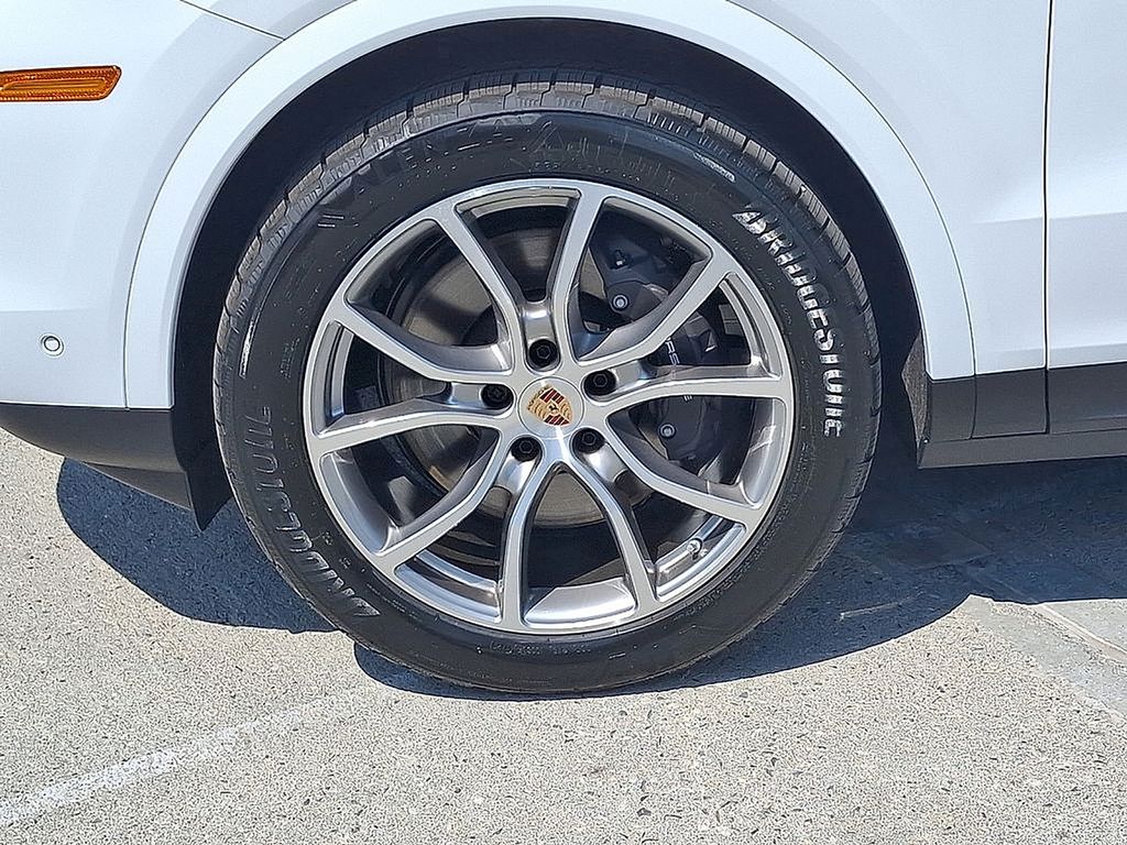 Thumbnail: 2026 Porsche Cayenne - 10