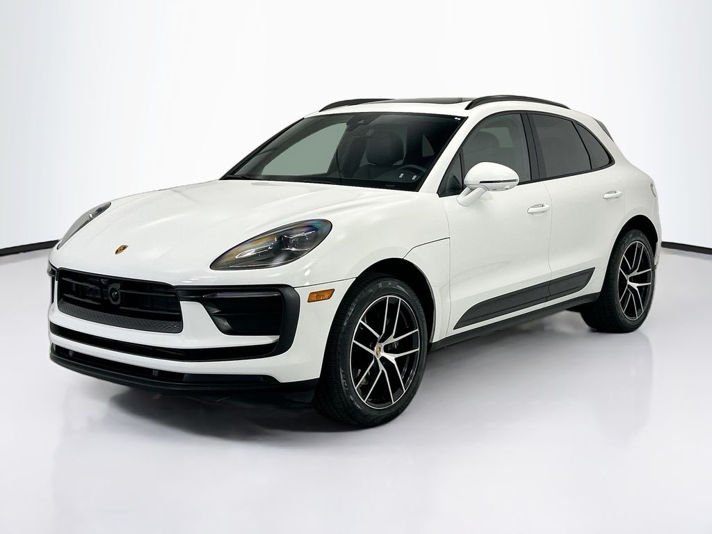 Thumbnail: 2024 Porsche Macan - 1