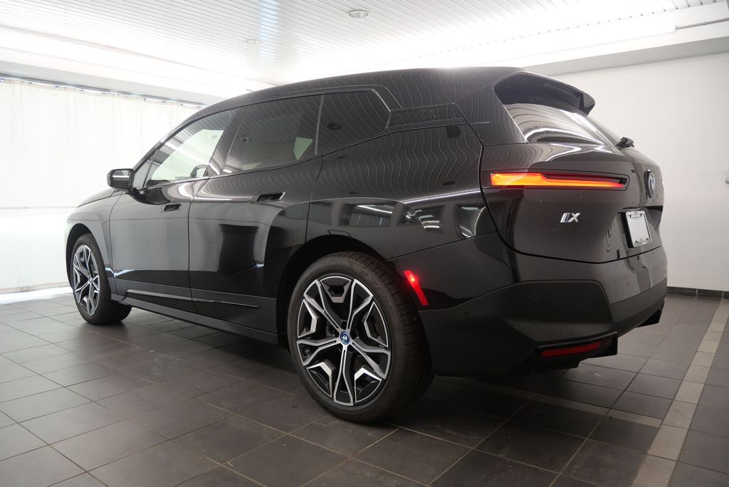 2025 BMW iX xDrive50 4