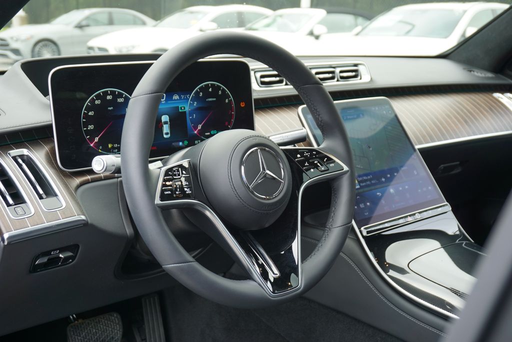 Thumbnail: 2022 Mercedes-Benz S-Class - 8