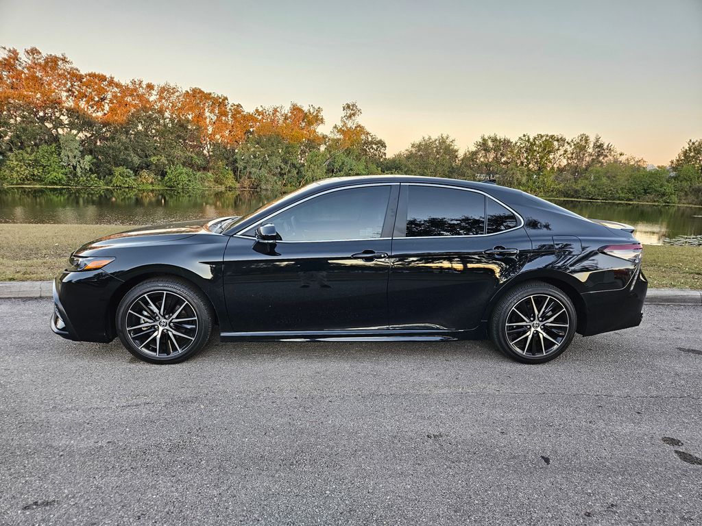 2024 Toyota Camry SE 2