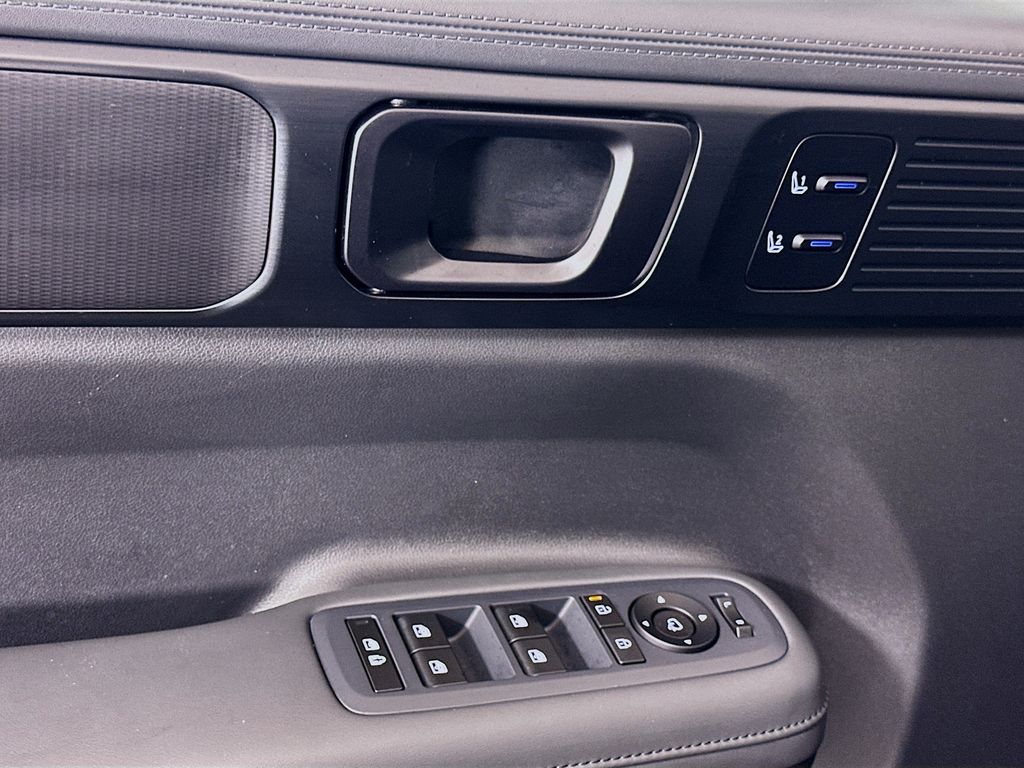 Thumbnail: 2025 Hyundai Santa Fe - 18