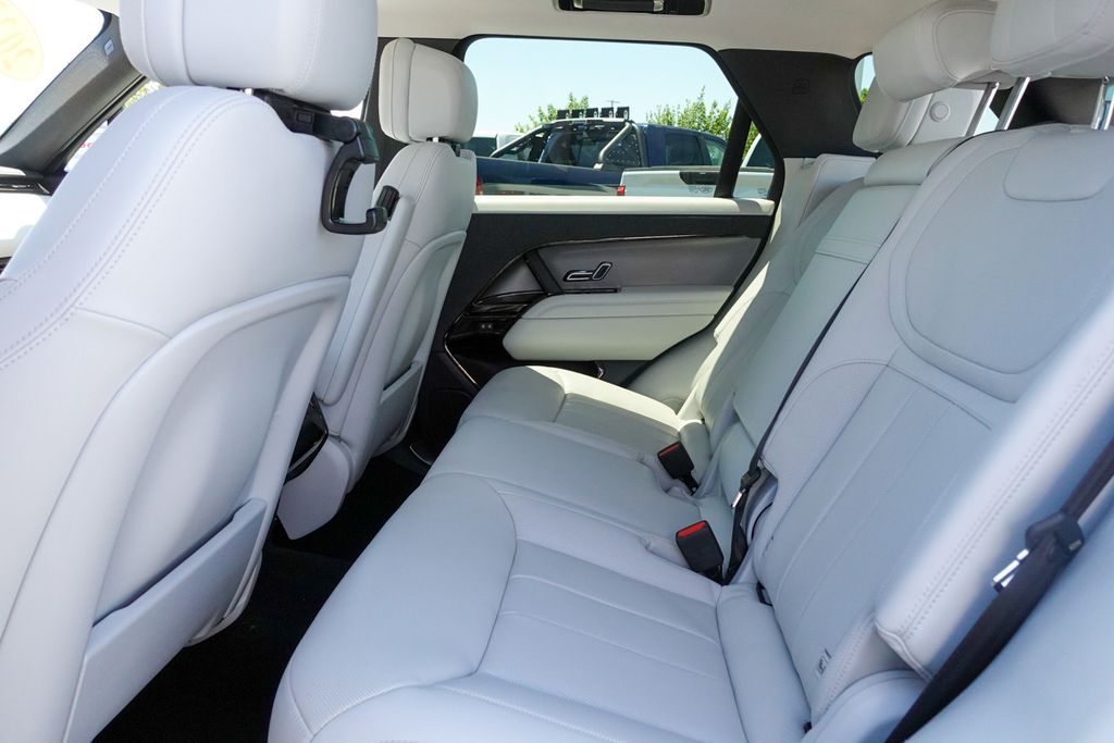 Used 2023 Blue Land Rover SE image 29