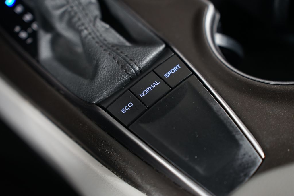 2023 Toyota Camry SE 22